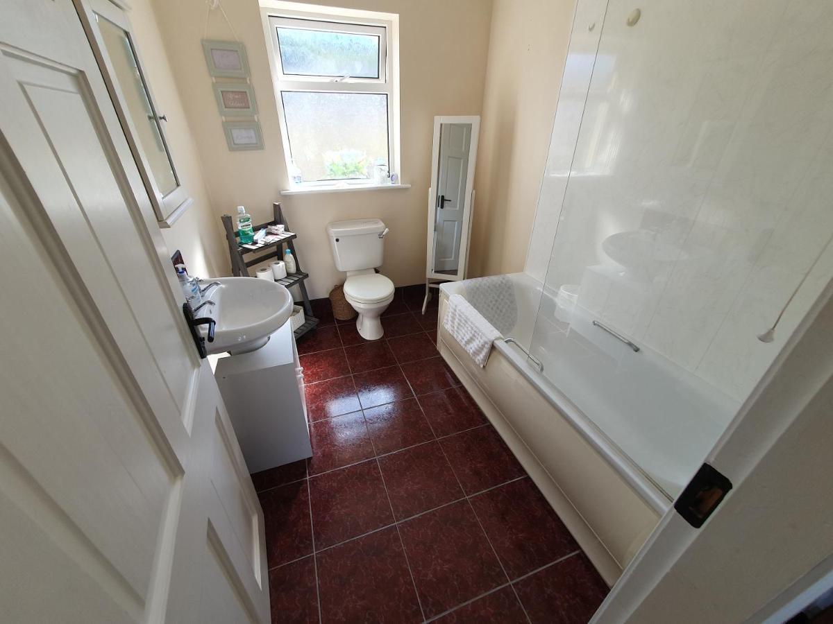 Quiet 2-Bedroom Buncrana Home Екстер'єр фото